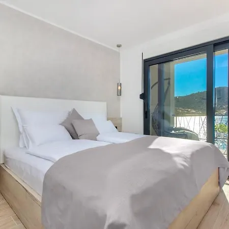 Seafront With Roofpool, Perfect Getaway Vinišće