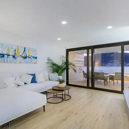 Seafront With Roofpool, Perfect Getaway *