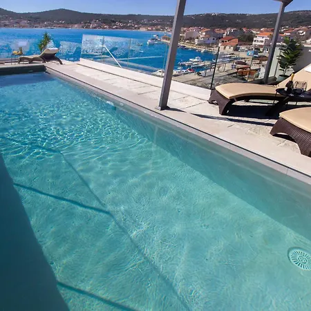 Seafront With Roofpool, Perfect Getaway