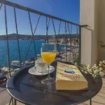 Villa Seafront With Roofpool, Perfect Getaway *