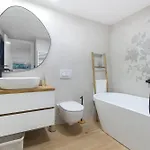 Villa Seafront With Roofpool, Perfect Getaway Vinisce