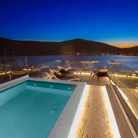 Seafront With Roofpool, Perfect Getaway Villa