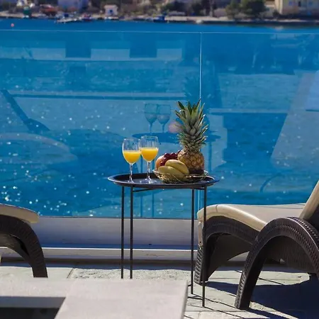 Seafront With Roofpool, Perfect Getaway Villa Vinisce