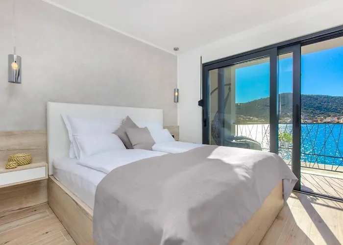 Seafront With Roofpool, Perfect Getaway Vinišće