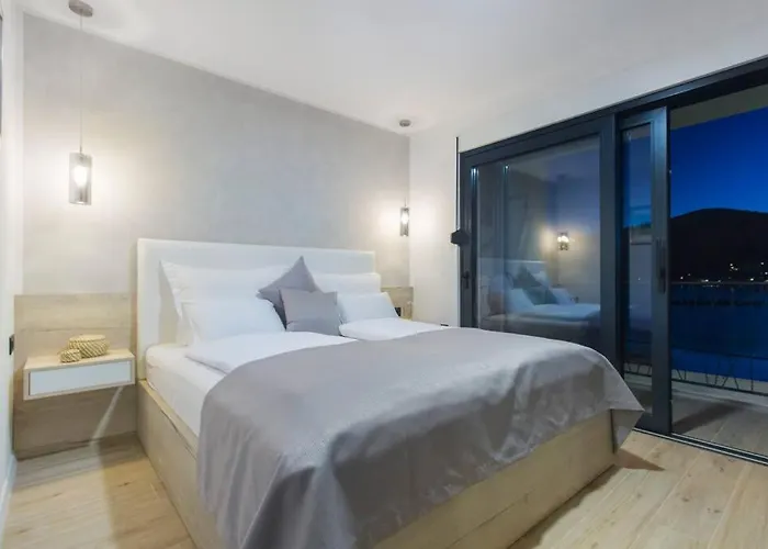 Seafront With Roofpool, Perfect Getaway Vinišće