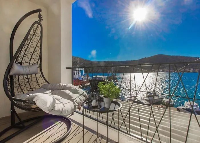 Seafront With Roofpool, Perfect Getaway Vinišće