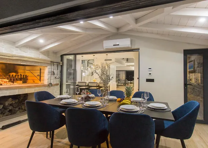 Seafront With Roofpool, Perfect Getaway Willa