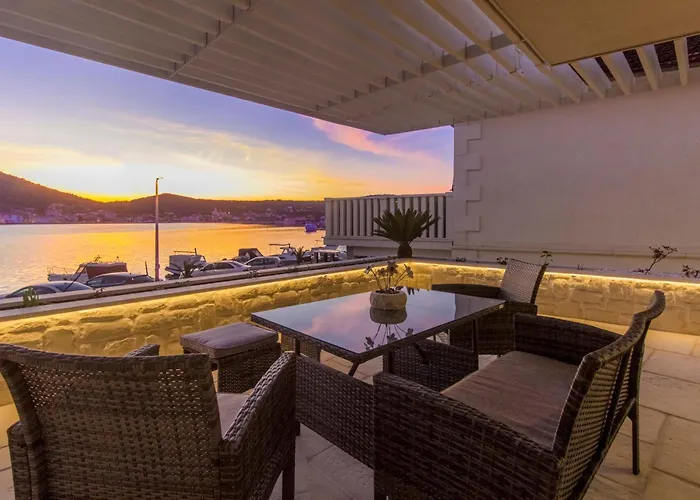 Seafront With Roofpool, Perfect Getaway Vinišće